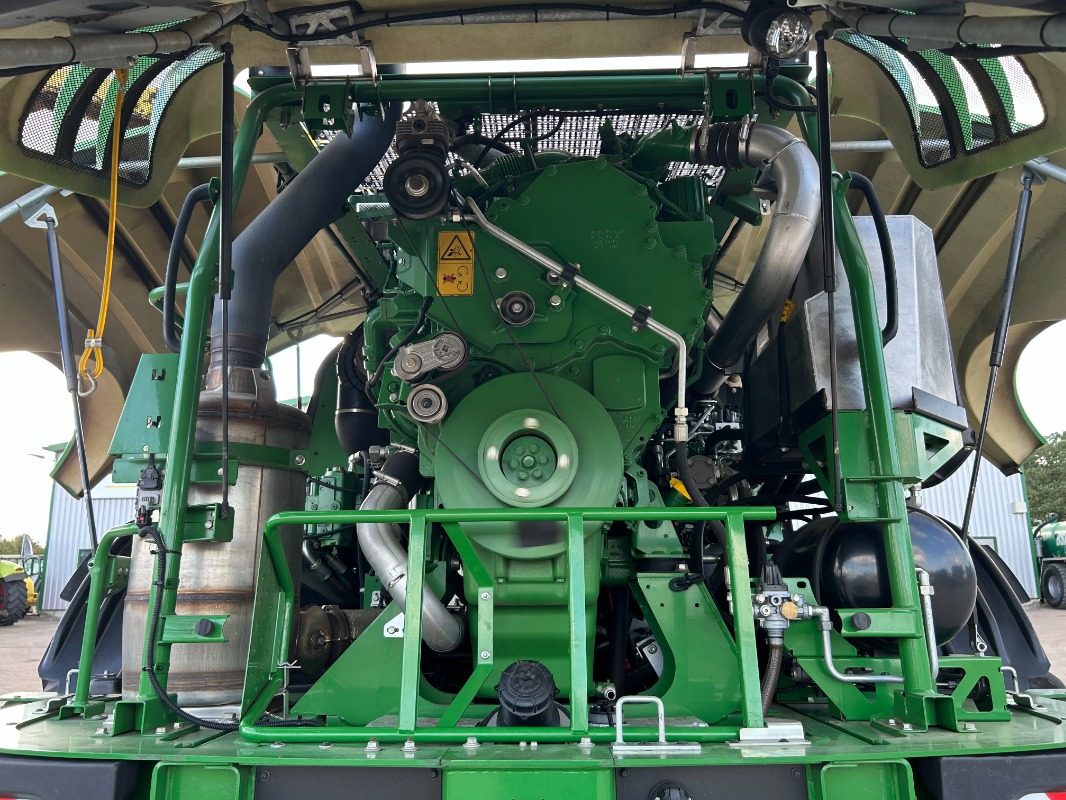 John Deere 8400 mit Kemper 475 Plus - Hasat makinesi: fotoğraf 5 John Deere 8400 mit Kemper 475 Plus - Hasat makinesi: fotoğraf 5