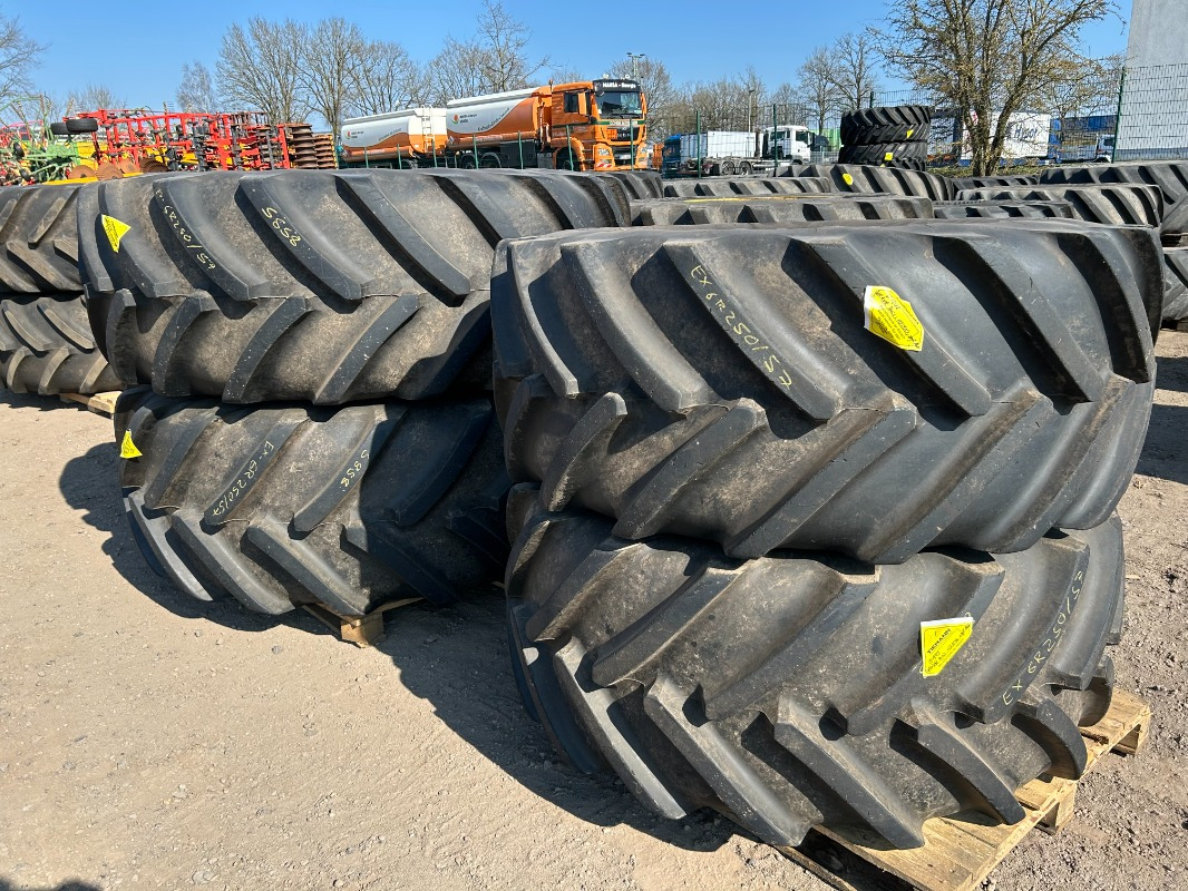 Michelin 710/70R42 und 600/70R30 Kompletträder - Lastik - Tarım araçları: fotoğraf 1 Michelin 710/70R42 und 600/70R30 Kompletträder - Lastik - Tarım araçları: fotoğraf 1