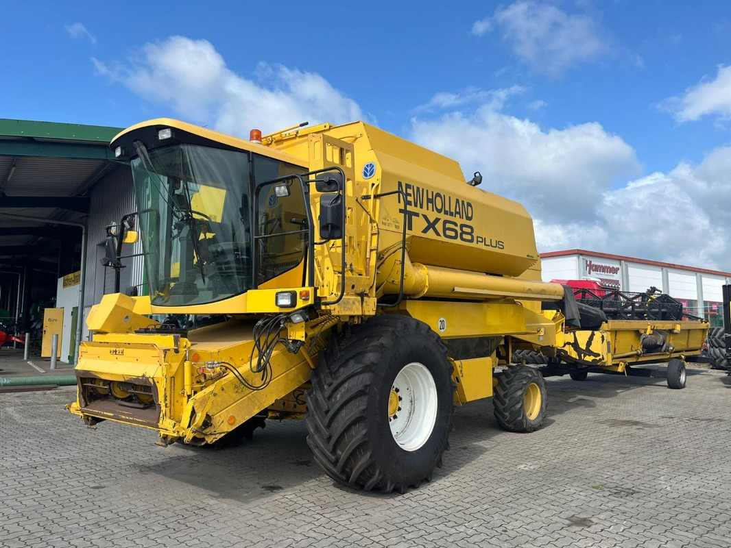 New Holland TX 68 Plus - Biçerdöver: fotoğraf 1 New Holland TX 68 Plus - Biçerdöver: fotoğraf 1