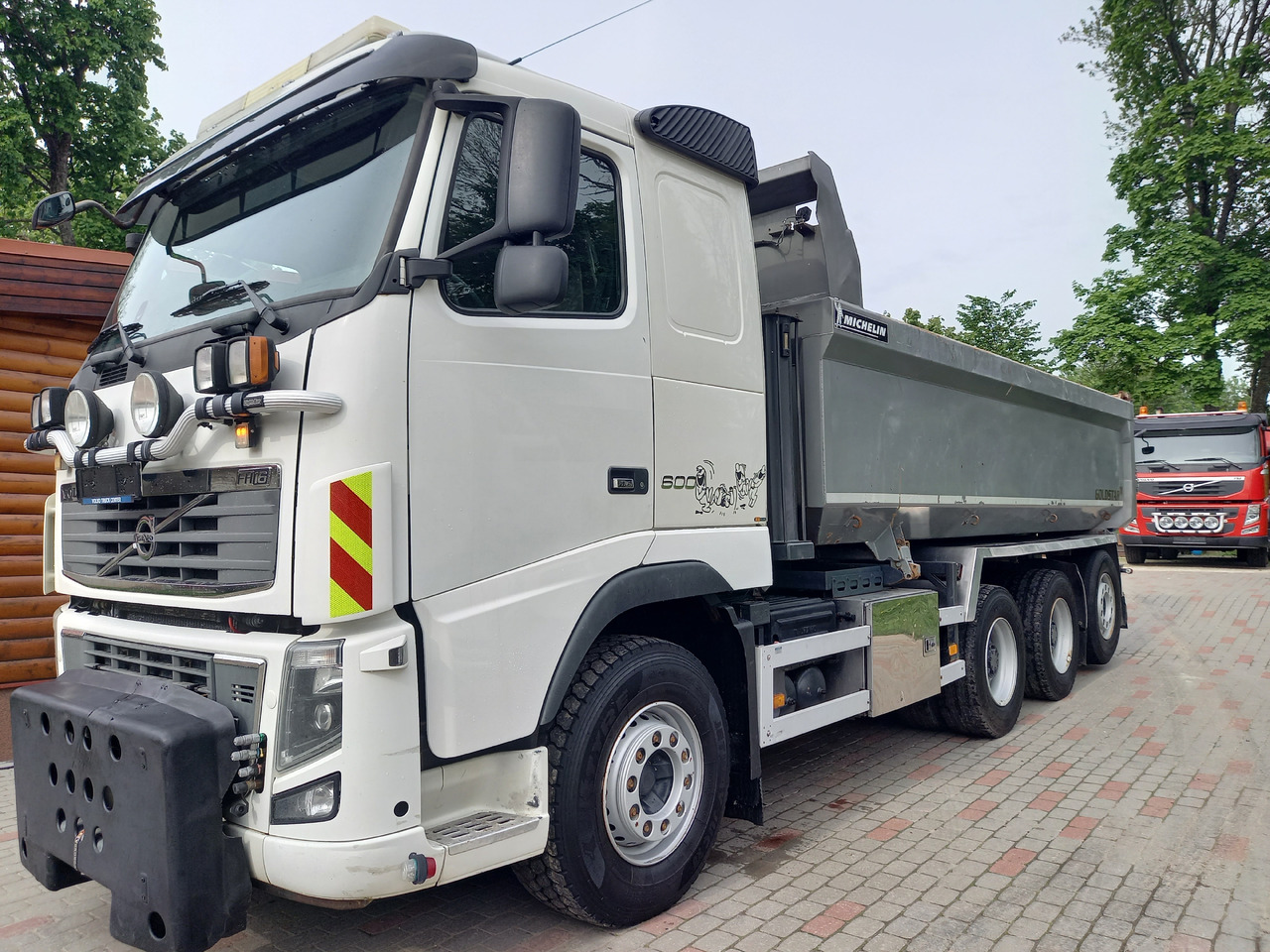 VOLVO FH16, 8x4, BIG AXLES, RETARDER, GW 39500 KG - Damperli kamyon: fotoğraf 1 VOLVO FH16, 8x4, BIG AXLES, RETARDER, GW 39500 KG - Damperli kamyon: fotoğraf 1