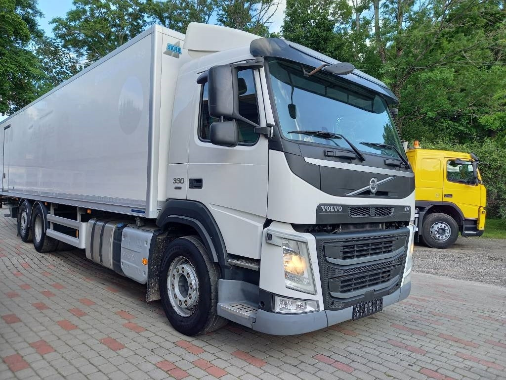 Volvo FM 330, 6x2, CARRIER SUPRA 950 U - Refrijeratör kamyon: fotoğraf 5 Volvo FM 330, 6x2, CARRIER SUPRA 950 U - Refrijeratör kamyon: fotoğraf 5