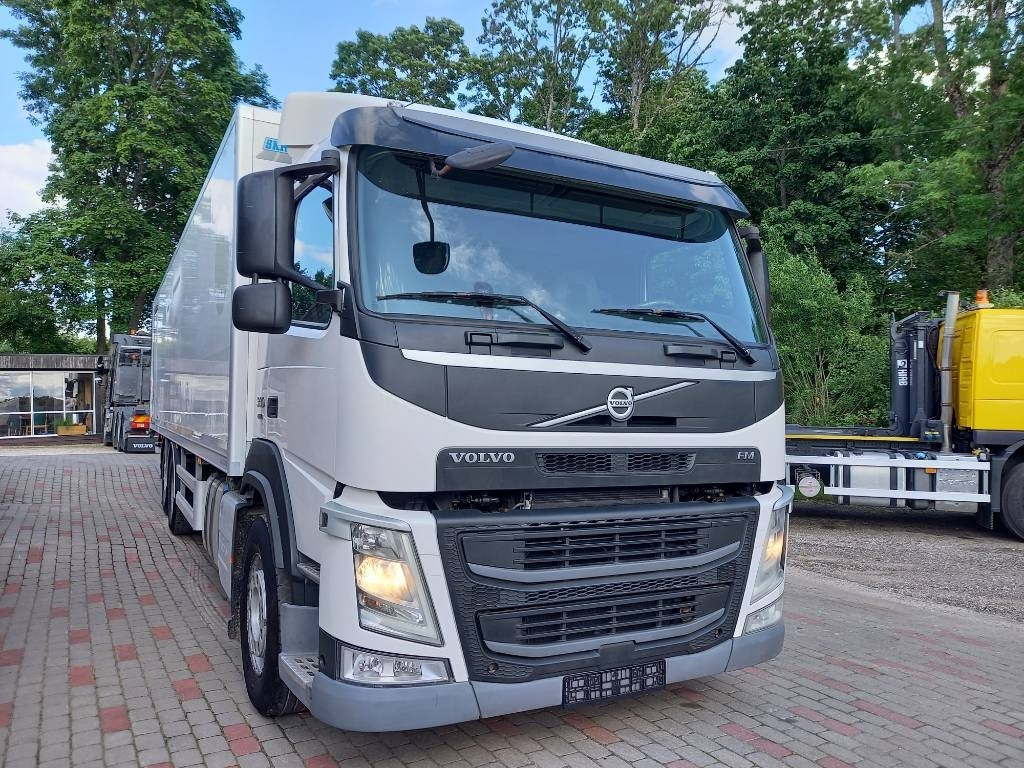 Volvo FM 330, 6x2, CARRIER SUPRA 950 U - Refrijeratör kamyon: fotoğraf 4 Volvo FM 330, 6x2, CARRIER SUPRA 950 U - Refrijeratör kamyon: fotoğraf 4