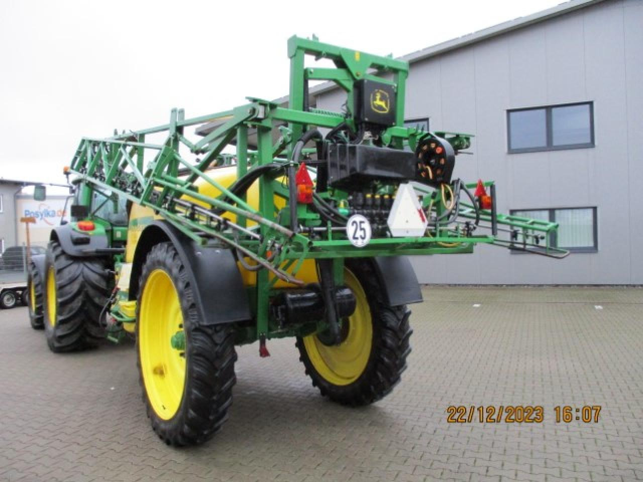 John Deere 740 - Çekilir pülverizatör: fotoğraf 3 John Deere 740 - Çekilir pülverizatör: fotoğraf 3