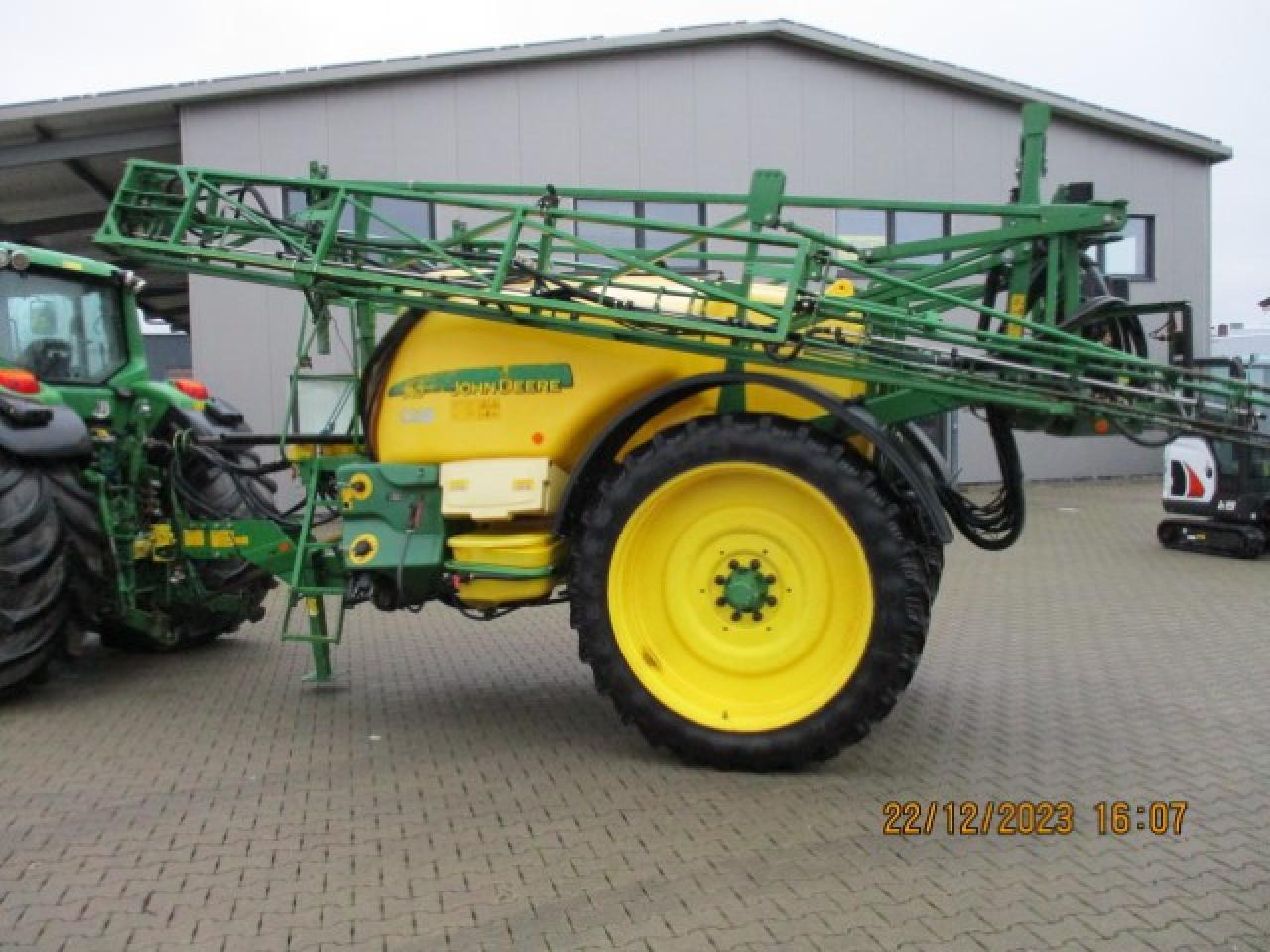 John Deere 740 - Çekilir pülverizatör: fotoğraf 2 John Deere 740 - Çekilir pülverizatör: fotoğraf 2