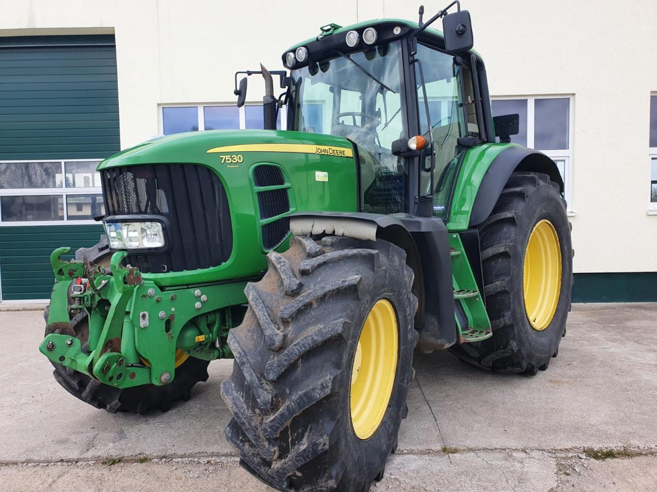 John Deere 7530 Premium - Traktör: fotoğraf 1 John Deere 7530 Premium - Traktör: fotoğraf 1