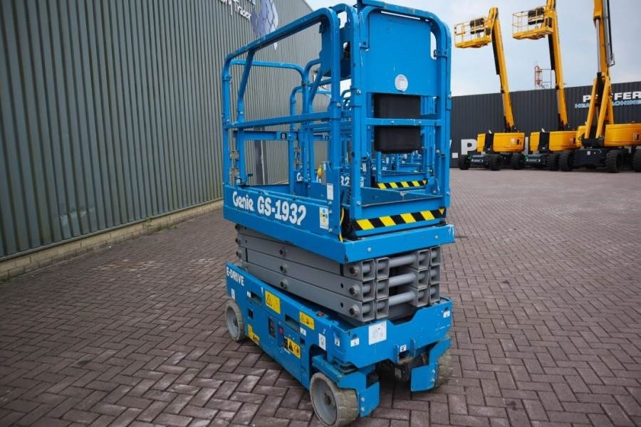 Genie GS1932 E-Drive Several In Stock, 8m Working Height - Makasli platform: fotoğraf 3 Genie GS1932 E-Drive Several In Stock, 8m Working Height - Makasli platform: fotoğraf 3
