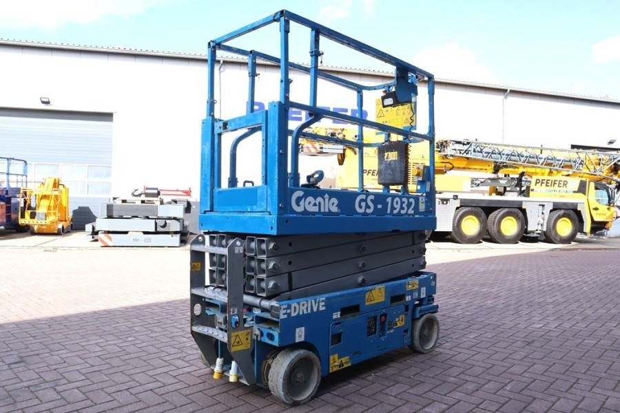 Genie GS1932 E-Drive Several In Stock, 8m Working Height - Makasli platform: fotoğraf 2 Genie GS1932 E-Drive Several In Stock, 8m Working Height - Makasli platform: fotoğraf 2