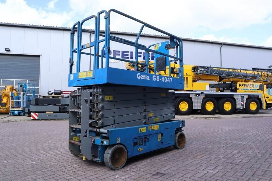 Genie GS4047 Electric, 14m Working Height, 350kg Capacit - Makasli platform: fotoğraf 2 Genie GS4047 Electric, 14m Working Height, 350kg Capacit - Makasli platform: fotoğraf 2