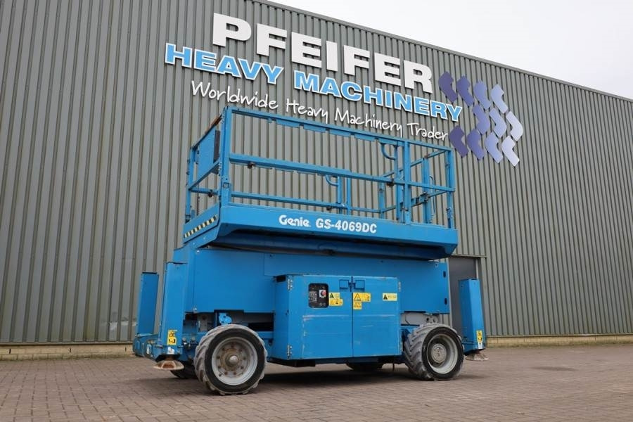 Genie GS4069 Electric, 14m Working Height, 363kg Capacit - Makasli platform: fotoğraf 1 Genie GS4069 Electric, 14m Working Height, 363kg Capacit - Makasli platform: fotoğraf 1