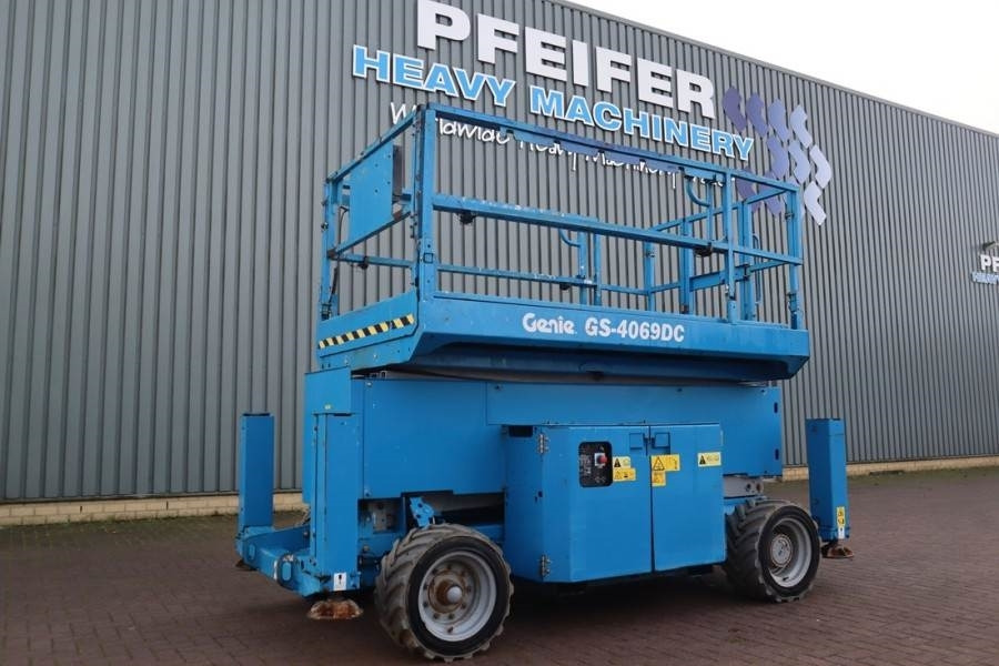 Genie GS4069DC Electric, 14m Working Height, 363kg Capac - Makasli platform: fotoğraf 1 Genie GS4069DC Electric, 14m Working Height, 363kg Capac - Makasli platform: fotoğraf 1