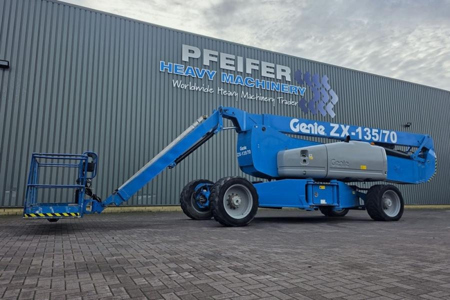 Genie ZX135/70 Diesel, 4x4x4 Drive, 43m Lifting Height, - Eklemli platform: fotoğraf 1 Genie ZX135/70 Diesel, 4x4x4 Drive, 43m Lifting Height, - Eklemli platform: fotoğraf 1