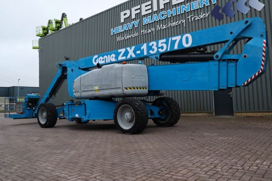 Eklemli platform Genie ZX135/70 Diesel, 4x4x4 Drive, 43m Lifting Height,: fotoğraf 8