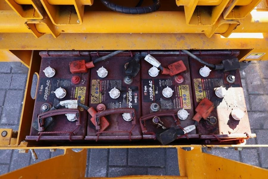 Haulotte Compact 10 Electric, 10m Working Height, 450kg Cap - Makasli platform: fotoğraf 3 Haulotte Compact 10 Electric, 10m Working Height, 450kg Cap - Makasli platform: fotoğraf 3