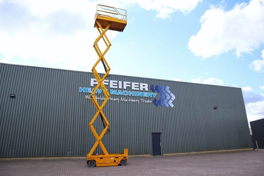 Haulotte Compact 12 Electric, 12m Working Height, 300kg Cap - Makasli platform: fotoğraf 3 Haulotte Compact 12 Electric, 12m Working Height, 300kg Cap - Makasli platform: fotoğraf 3