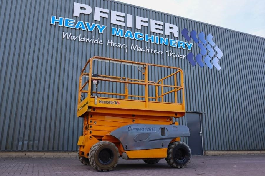 Haulotte Compact 12RTE Electric, 12m Working Height, 450kg - Makasli platform: fotoğraf 1 Haulotte Compact 12RTE Electric, 12m Working Height, 450kg - Makasli platform: fotoğraf 1