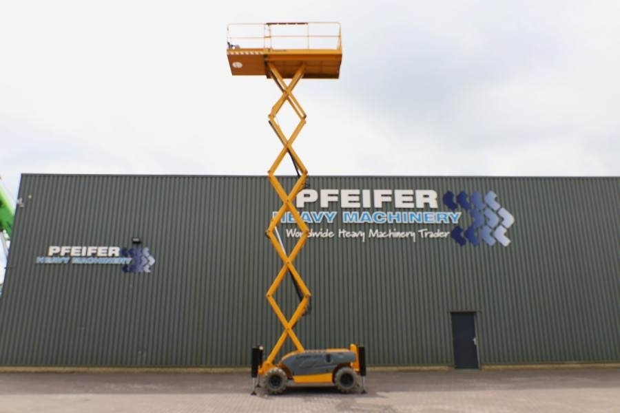 Haulotte Compact 12RTE Electric, 12m Working Height, 450kg - Makasli platform: fotoğraf 3 Haulotte Compact 12RTE Electric, 12m Working Height, 450kg - Makasli platform: fotoğraf 3