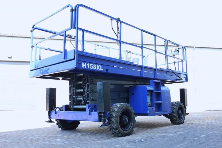 Haulotte H15SXL Diesel, 4x4 Drive, 15m Working Height, 500k - Makasli platform: fotoğraf 2 Haulotte H15SXL Diesel, 4x4 Drive, 15m Working Height, 500k - Makasli platform: fotoğraf 2