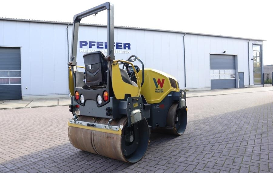 Wacker Neuson RD28-120 Diesel, Front And Rear Vibrating Smooth D - Yol silindiri: fotoğraf 2 Wacker Neuson RD28-120 Diesel, Front And Rear Vibrating Smooth D - Yol silindiri: fotoğraf 2