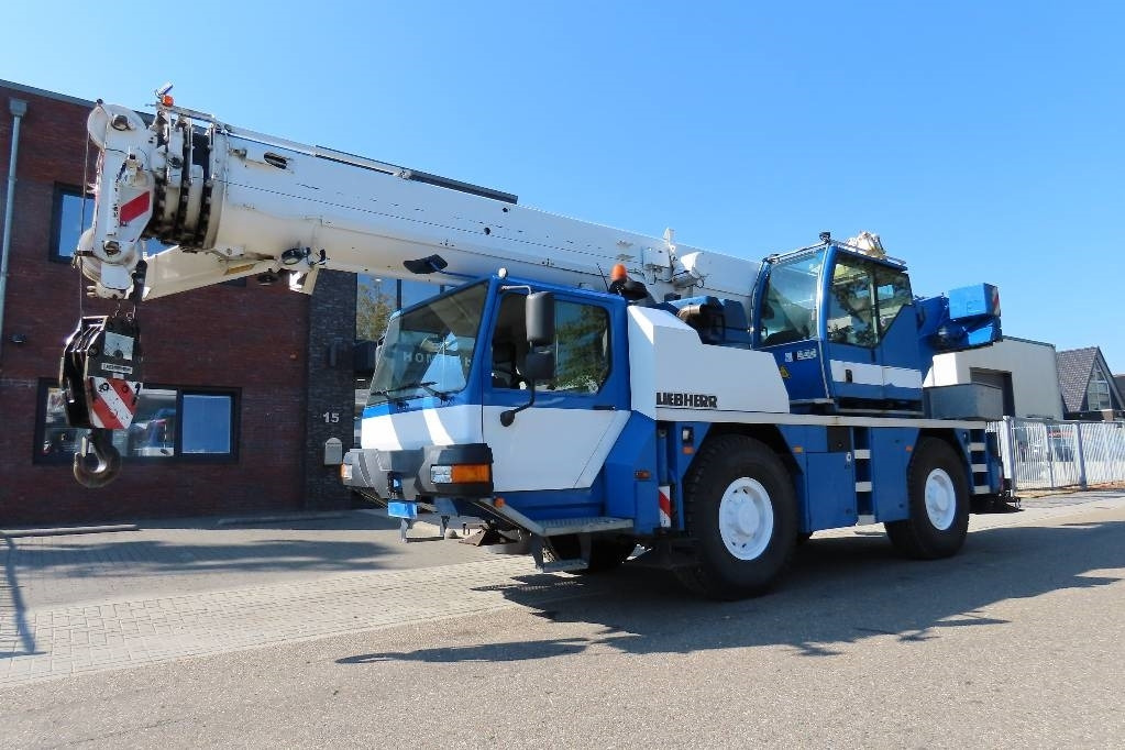Liebherr LTM 1040-2.1 - All-terrain vinç: fotoğraf 1 Liebherr LTM 1040-2.1 - All-terrain vinç: fotoğraf 1