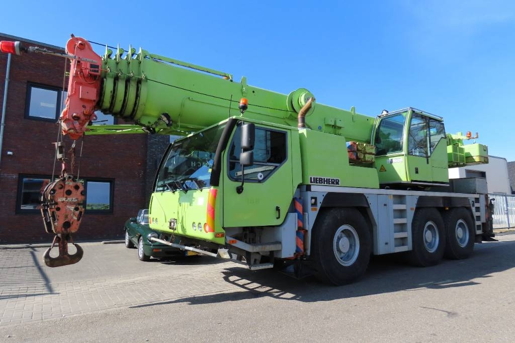 Liebherr LTM 1055-3.2 - All-terrain vinç: fotoğraf 1 Liebherr LTM 1055-3.2 - All-terrain vinç: fotoğraf 1
