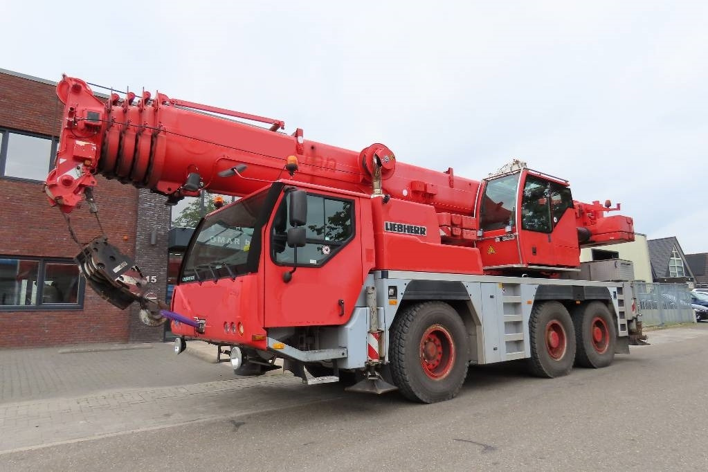 Liebherr LTM 1055-3.2 - All-terrain vinç: fotoğraf 1 Liebherr LTM 1055-3.2 - All-terrain vinç: fotoğraf 1