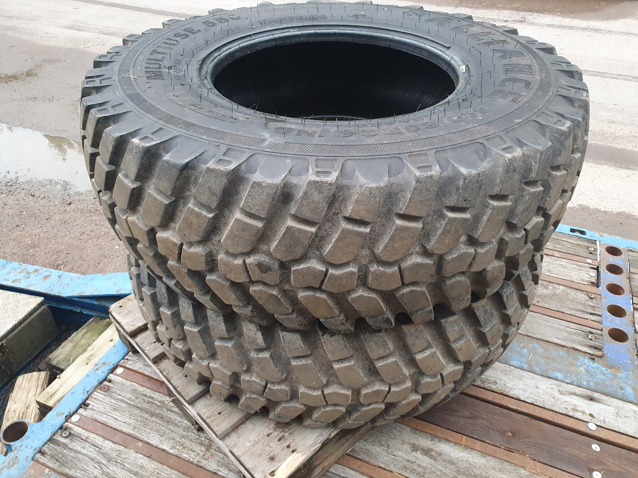 Alliance 400/80R24 - Lastik - Tarım araçları: fotoğraf 1 Alliance 400/80R24 - Lastik - Tarım araçları: fotoğraf 1