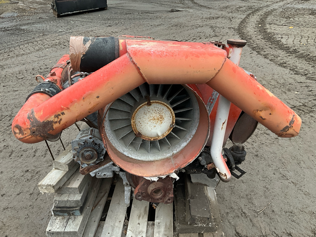 Deutz F8L413 - İnşaat ekipmanı: fotoğraf 1 Deutz F8L413 - İnşaat ekipmanı: fotoğraf 1