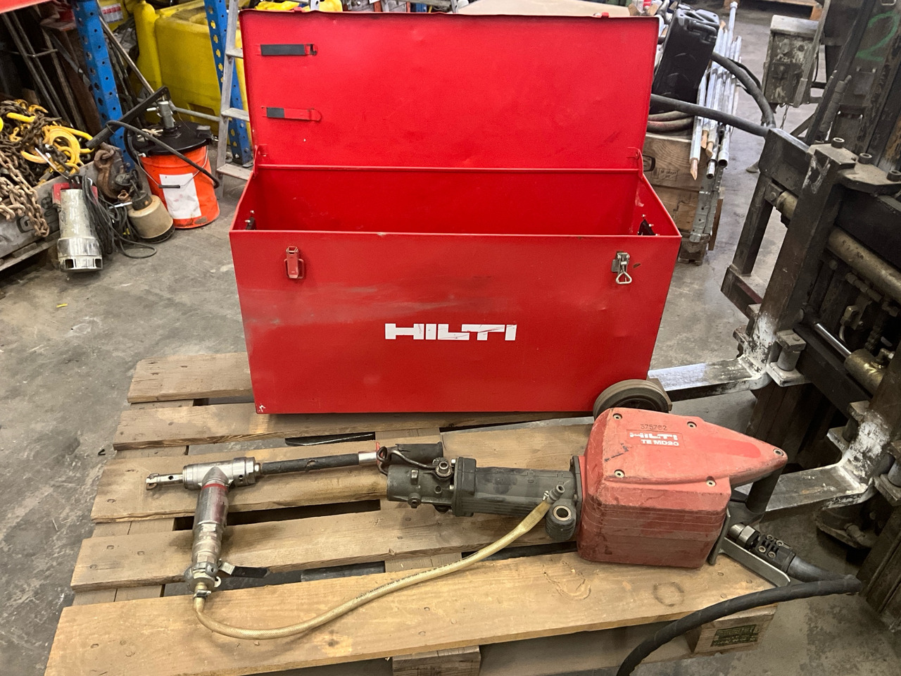 Hilti TE MD20 - Burgu makinesi: fotoğraf 1 Hilti TE MD20 - Burgu makinesi: fotoğraf 1