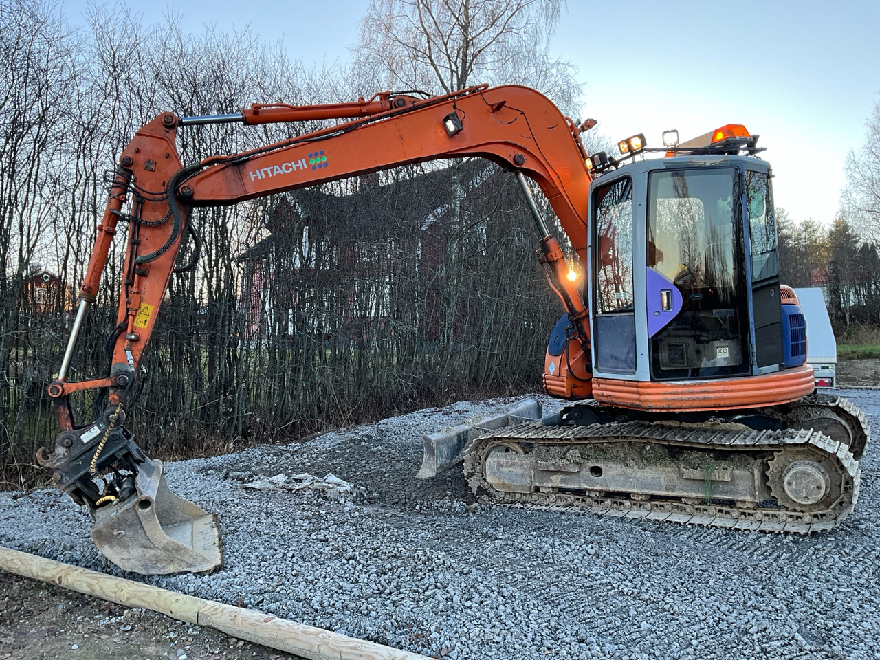 Hitachi EX75UR-3 - Ekskavatör: fotoğraf 1 Hitachi EX75UR-3 - Ekskavatör: fotoğraf 1