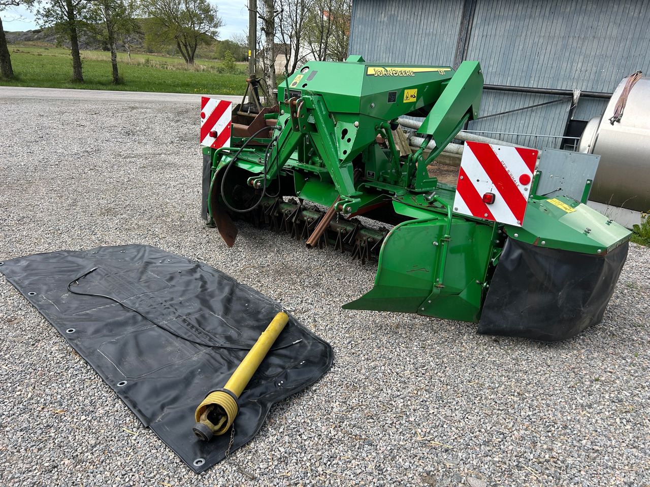 John Deere 131 - Sap parçalama makinesi: fotoğraf 1 John Deere 131 - Sap parçalama makinesi: fotoğraf 1