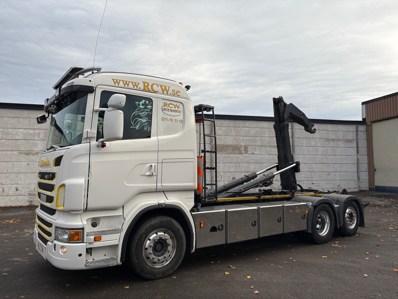 Scania R440 - Kancalı yükleyici kamyon: fotoğraf 1 Scania R440 - Kancalı yükleyici kamyon: fotoğraf 1