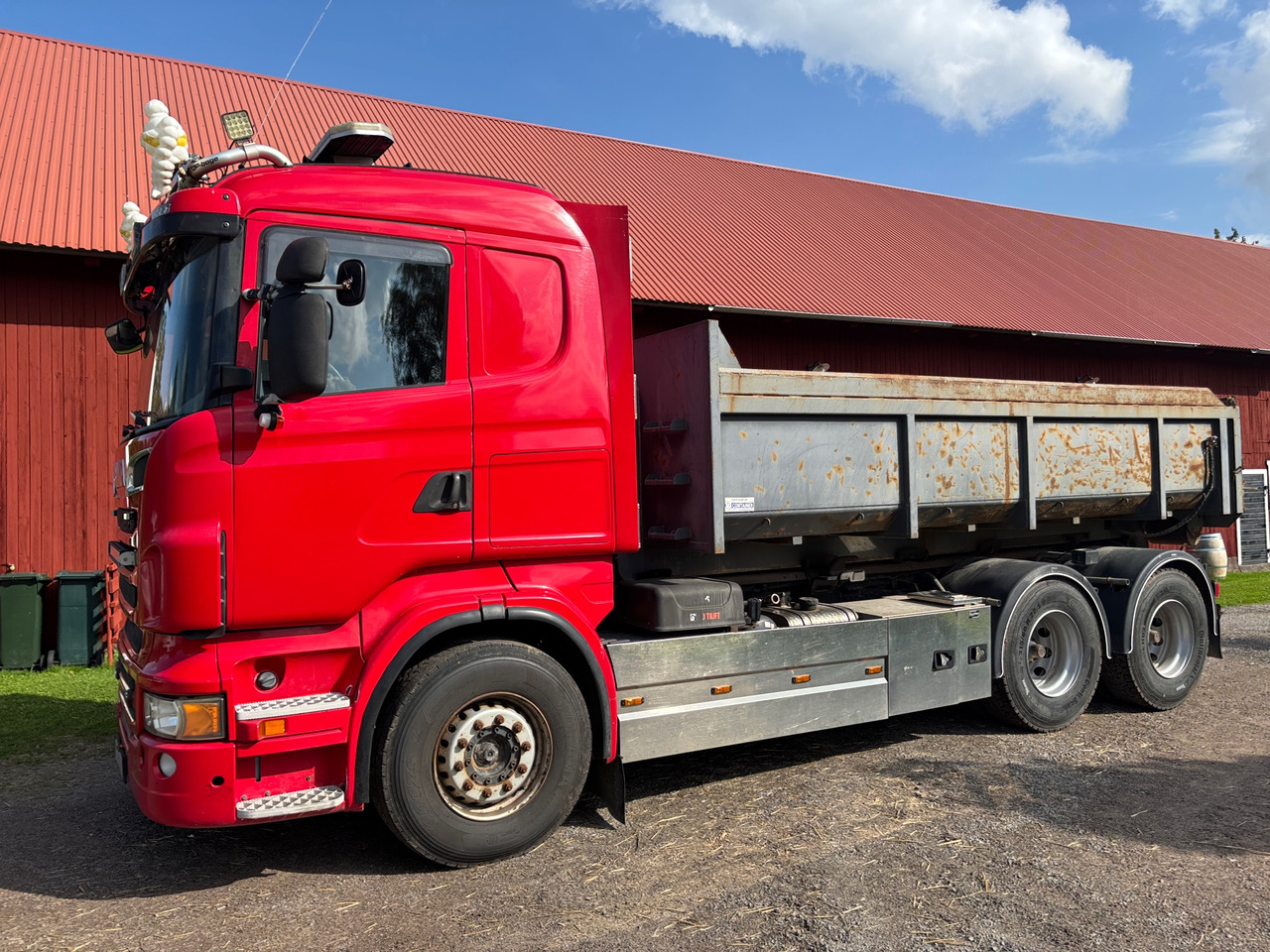 Scania R560 6X4 - Kancalı yükleyici kamyon: fotoğraf 1 Scania R560 6X4 - Kancalı yükleyici kamyon: fotoğraf 1
