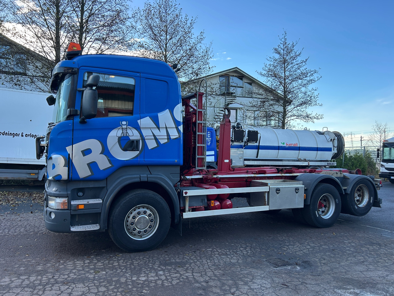 Scania R560 - Kancalı yükleyici kamyon: fotoğraf 1 Scania R560 - Kancalı yükleyici kamyon: fotoğraf 1