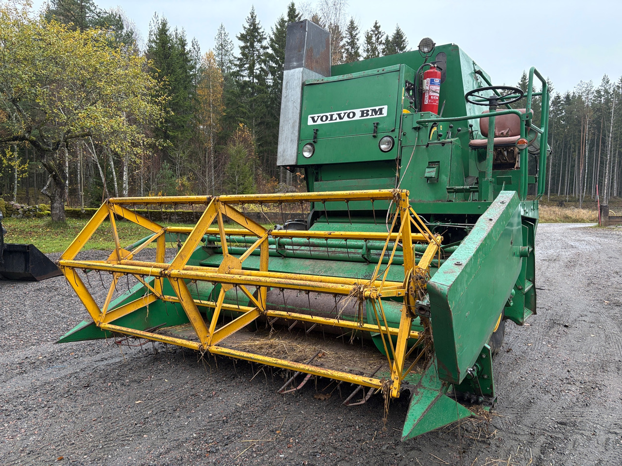 Volvo BM S 830 - Biçerdöver: fotoğraf 1 Volvo BM S 830 - Biçerdöver: fotoğraf 1