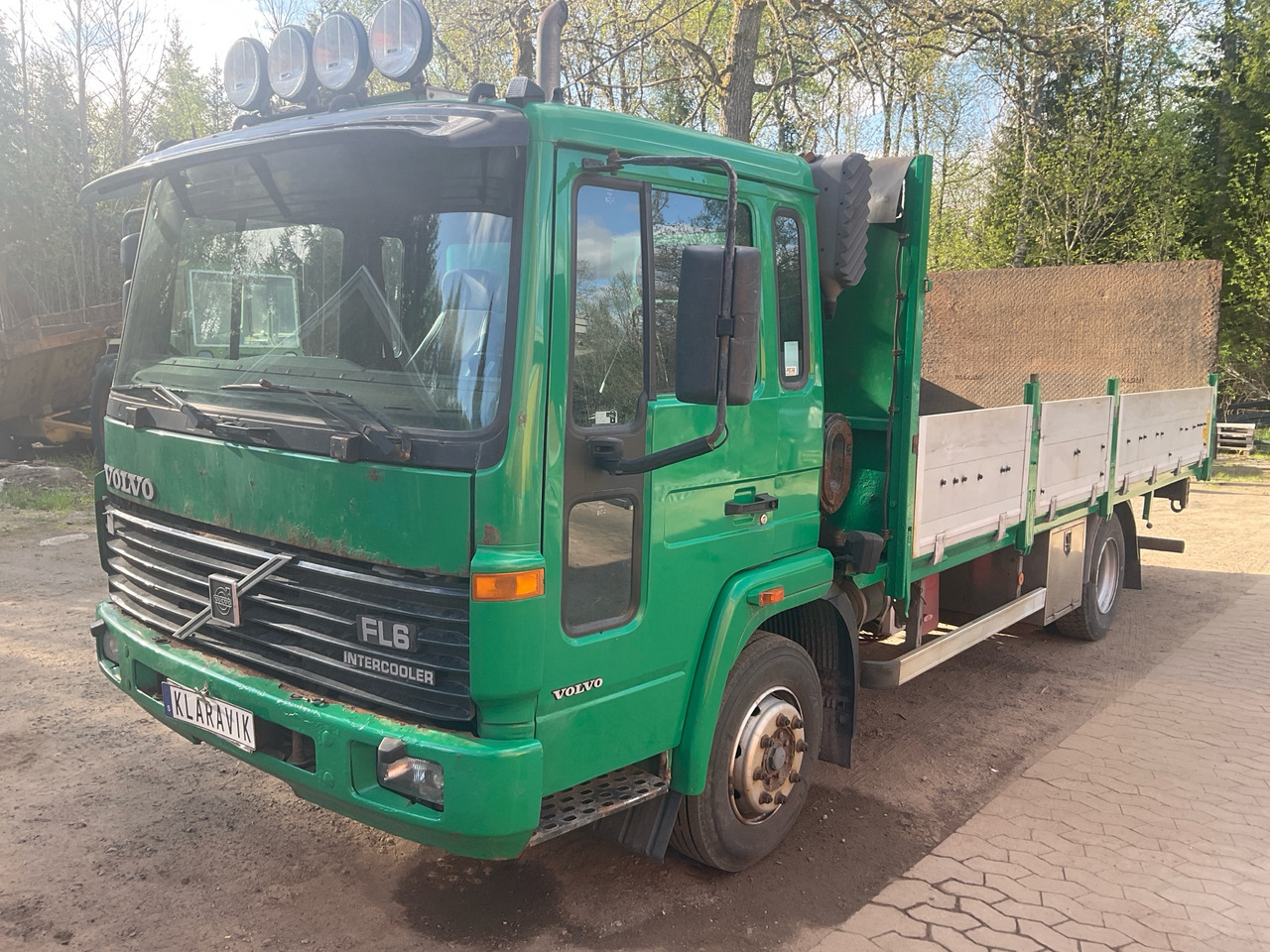 Volvo FL610 - Sal/ Açık kasa kamyon: fotoğraf 1 Volvo FL610 - Sal/ Açık kasa kamyon: fotoğraf 1