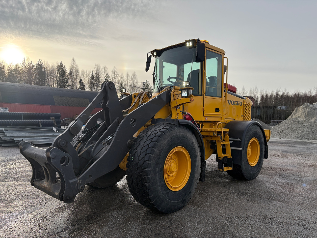 Volvo L60 E - Tekerlekli yükleyici: fotoğraf 1 Volvo L60 E - Tekerlekli yükleyici: fotoğraf 1