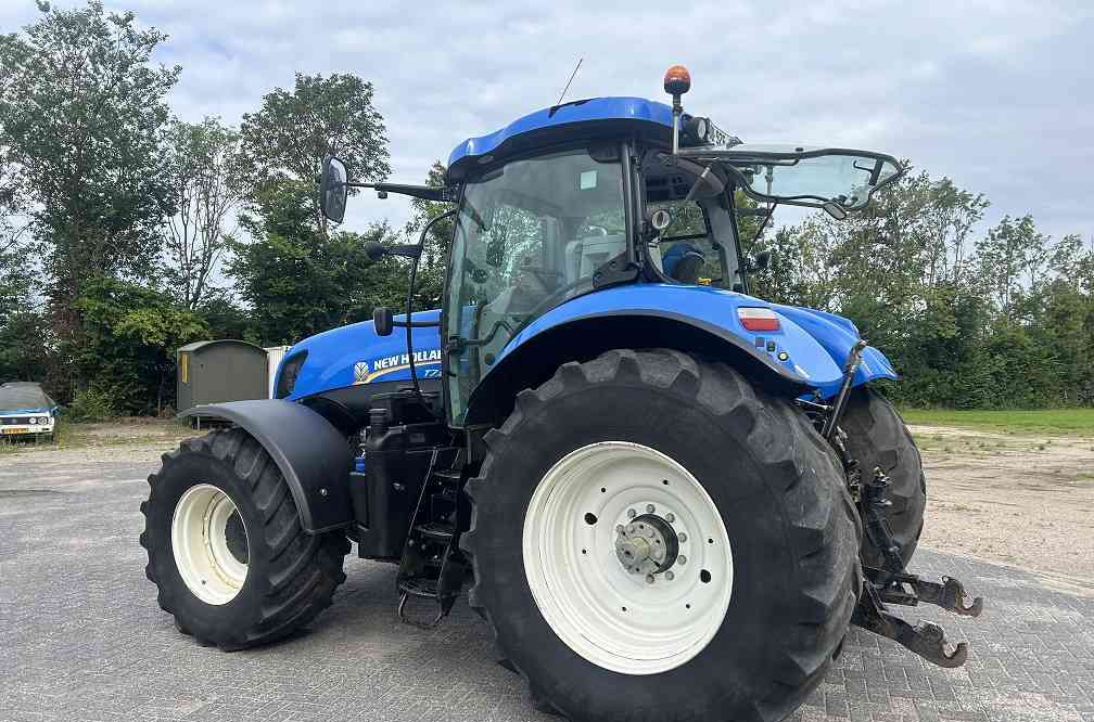 New Holland T7.260 pc - Traktör: fotoğraf 2 New Holland T7.260 pc - Traktör: fotoğraf 2