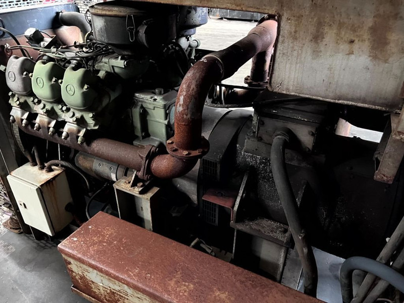 Mercedes-Benz OM401 met stamford 80 kva - Elektrikli jeneratör: fotoğraf 4 Mercedes-Benz OM401 met stamford 80 kva - Elektrikli jeneratör: fotoğraf 4