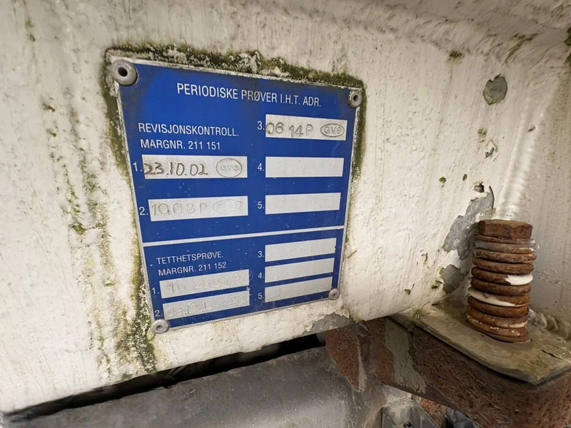 Volvo FL 7 Volvo FL7 285 Fuel tanker 4x2 - Tanker kamyon: fotoğraf 4 Volvo FL 7 Volvo FL7 285 Fuel tanker 4x2 - Tanker kamyon: fotoğraf 4