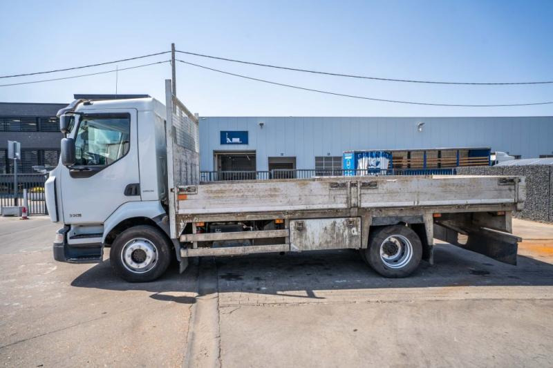 Renault MIDLUM 220 (12T) DXI - Sal/ Açık kasa kamyon: fotoğraf 3 Renault MIDLUM 220 (12T) DXI - Sal/ Açık kasa kamyon: fotoğraf 3
