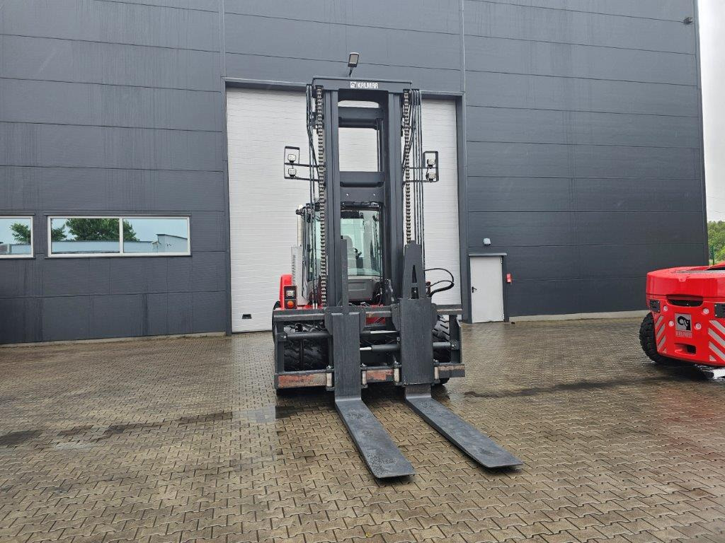 Kalmar DCG160-12 - Drehsitz - Dizel forklift: fotoğraf 4 Kalmar DCG160-12 - Drehsitz - Dizel forklift: fotoğraf 4