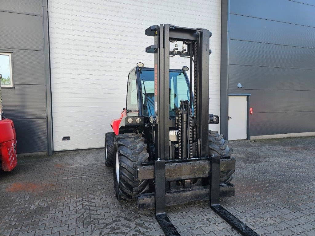 Manitou M50-4D - TRIPLEX- 4x4 - Arazi tipi forklift: fotoğraf 4 Manitou M50-4D - TRIPLEX- 4x4 - Arazi tipi forklift: fotoğraf 4