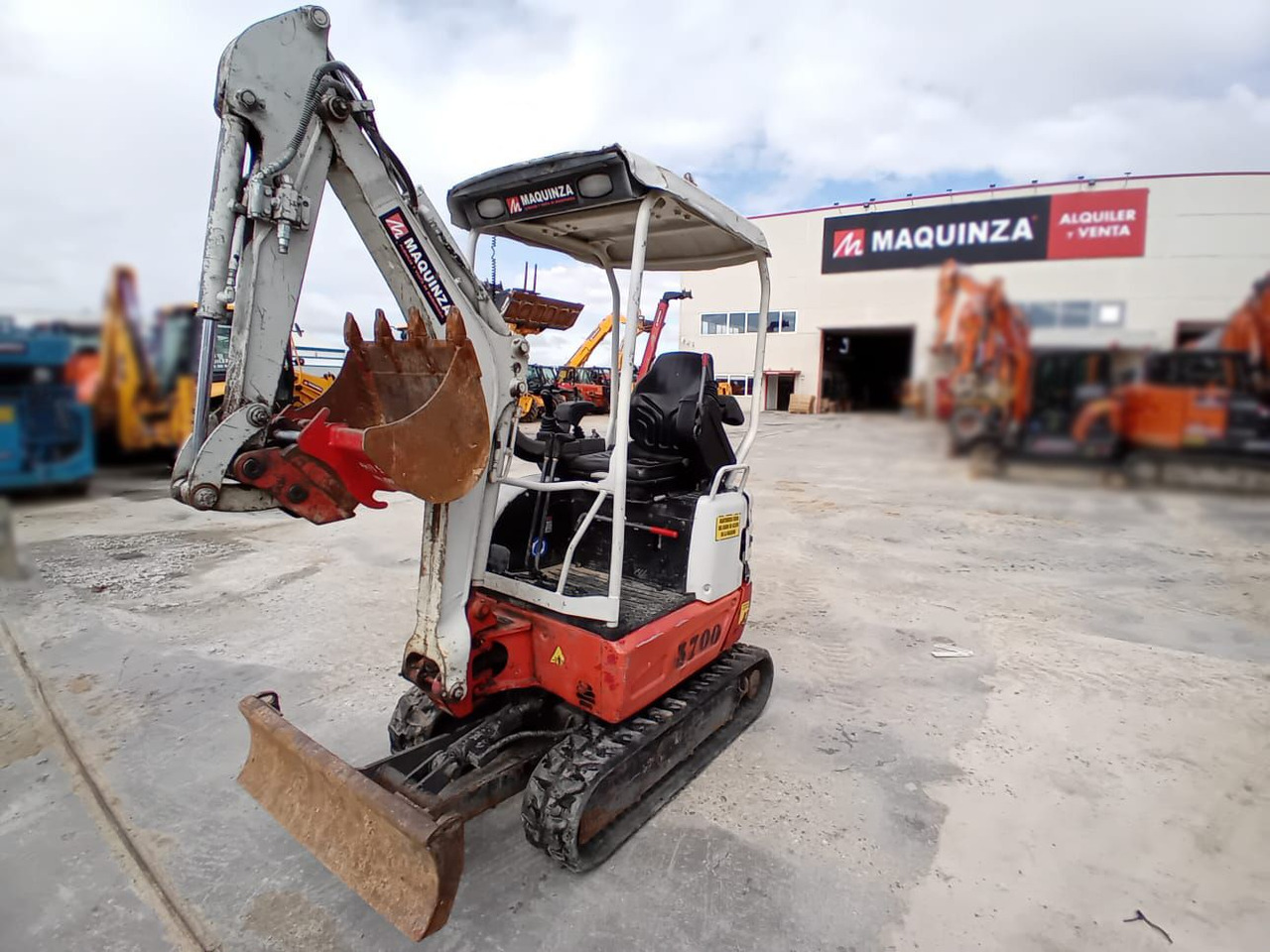 TAKEUCHI TB215R - Mini ekskavatör: fotoğraf 5 TAKEUCHI TB215R - Mini ekskavatör: fotoğraf 5