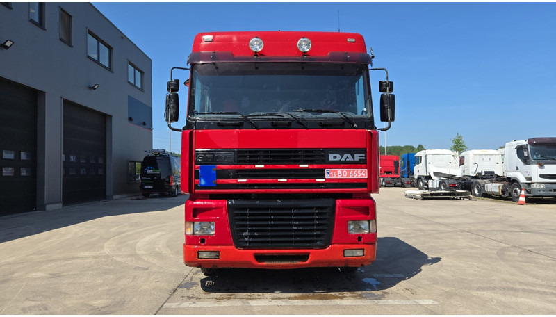 DAF 95 XF 380 (EURO 2 / AIRCO / MANUAL PUMP / MANUAL GEARBOX / GOOD CONDITION) - Çekici: fotoğraf 2 DAF 95 XF 380 (EURO 2 / AIRCO / MANUAL PUMP / MANUAL GEARBOX / GOOD CONDITION) - Çekici: fotoğraf 2