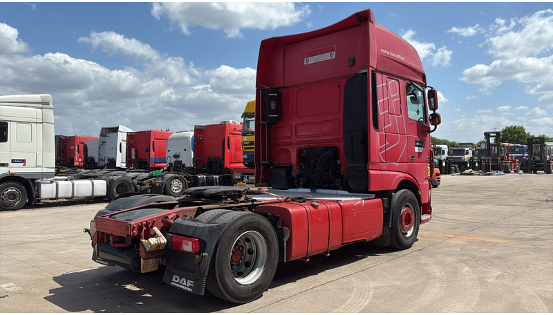 DAF XF 460 (BELGIAN TRUCK / RETARDER / EURO 6 / STANDKLIMA / 2 TANKS / FULL SPOILERS) - Çekici: fotoğraf 5 DAF XF 460 (BELGIAN TRUCK / RETARDER / EURO 6 / STANDKLIMA / 2 TANKS / FULL SPOILERS) - Çekici: fotoğraf 5