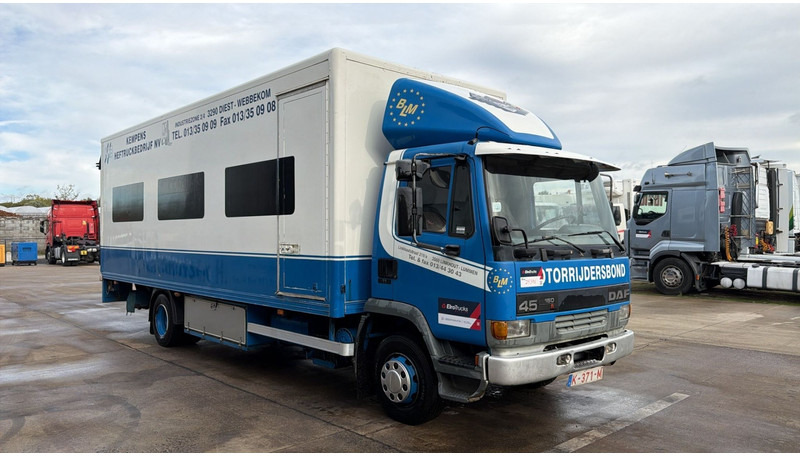 DAF 45 ATI 150 (BELGIAN TRUCK / STEEL SUSP. / LAMES / PERFECT CONDITION / LIFT) - Kapalı kasa kamyon: fotoğraf 2 DAF 45 ATI 150 (BELGIAN TRUCK / STEEL SUSP. / LAMES / PERFECT CONDITION / LIFT) - Kapalı kasa kamyon: fotoğraf 2