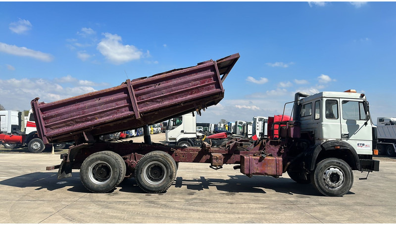 Iveco MAGIRUS 260 - 34 (LIVRAISON GRATUITE AU PORT D'ANVERS / POMPE MANUELLE) - Damperli kamyon: fotoğraf 3 Iveco MAGIRUS 260 - 34 (LIVRAISON GRATUITE AU PORT D'ANVERS / POMPE MANUELLE) - Damperli kamyon: fotoğraf 3