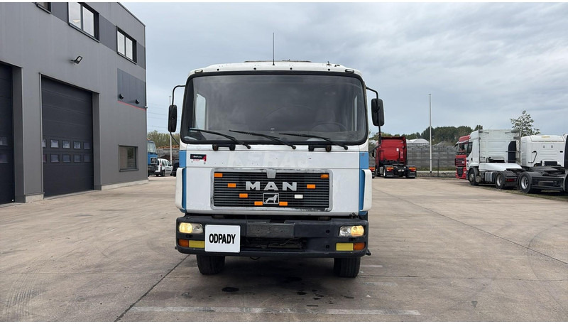 MAN 18.232 (MANUAL PUMP / POMPE MANUELLE / 11.000L) - Vidanjör: fotoğraf 2 MAN 18.232 (MANUAL PUMP / POMPE MANUELLE / 11.000L) - Vidanjör: fotoğraf 2