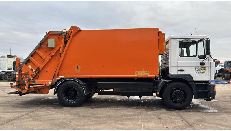 MAN 18.285 (GARBAGE TRUCK / TOP CONDITION / 6 CYLINDER / MANUAL GEARBOX) - Çöp kamyonu: fotoğraf 4 MAN 18.285 (GARBAGE TRUCK / TOP CONDITION / 6 CYLINDER / MANUAL GEARBOX) - Çöp kamyonu: fotoğraf 4