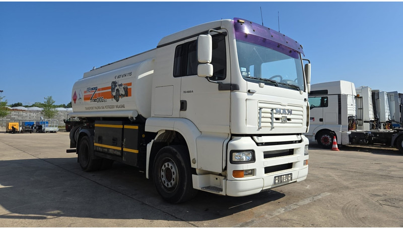 MAN TGA 18.460 (14.140L / MANUAL PUMP / MANUAL GEARBOX / TOP CONDITON / BOITE & POMPE MANUELLE) - Tanker kamyon: fotoğraf 2 MAN TGA 18.460 (14.140L / MANUAL PUMP / MANUAL GEARBOX / TOP CONDITON / BOITE & POMPE MANUELLE) - Tanker kamyon: fotoğraf 2